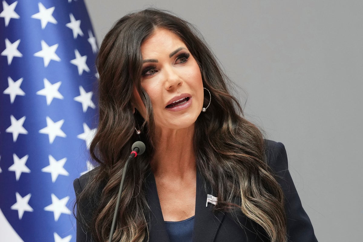 More than 150,000 ‘patriotic Americans’ apply for ICE jobs to help Trump’s immigration crackdown