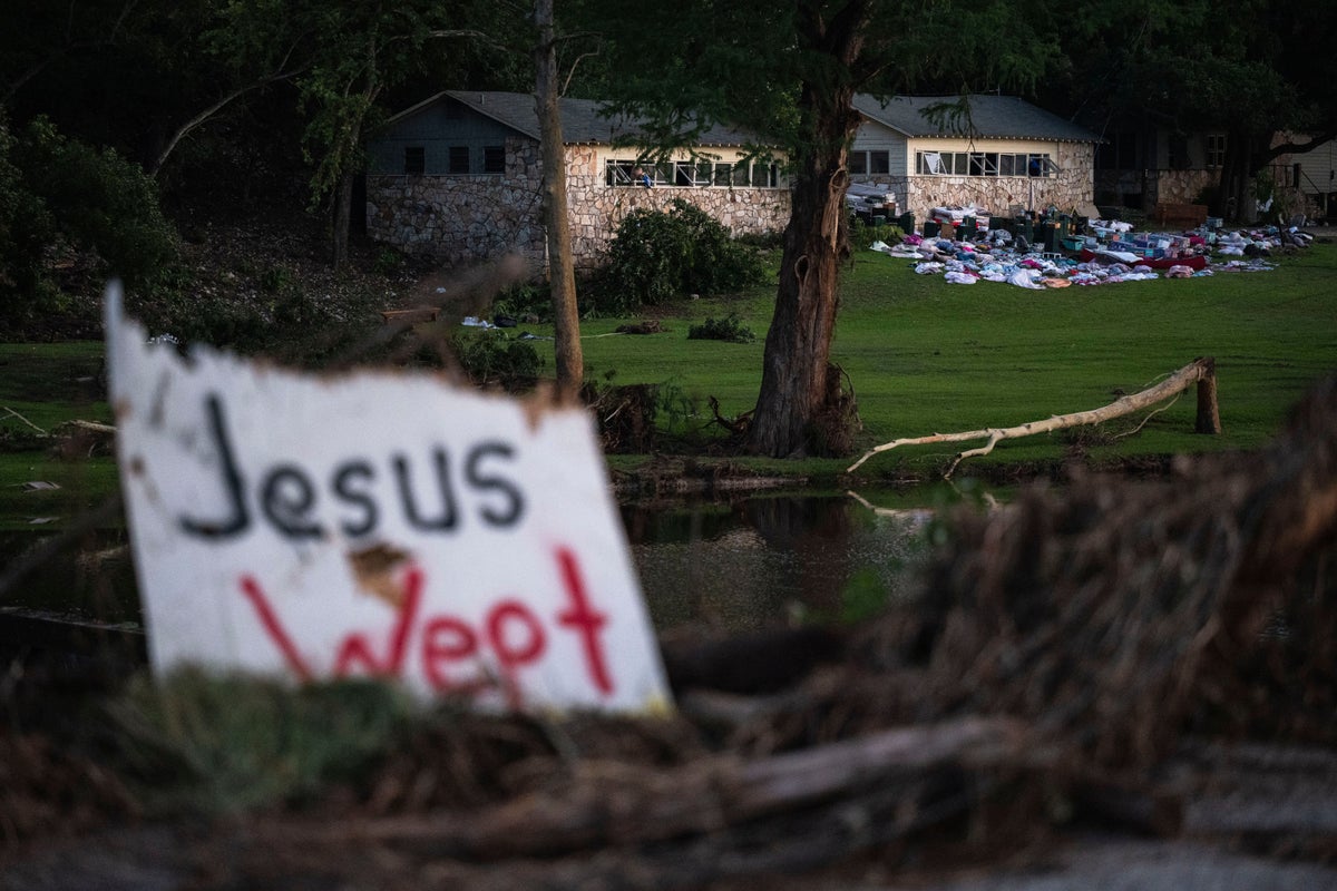 Parents of children killed in Texas floods object to plans for Camp Mystic to reopen