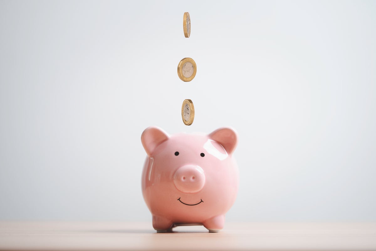 How much a young person in the UK needs to save in order to retire comfortably