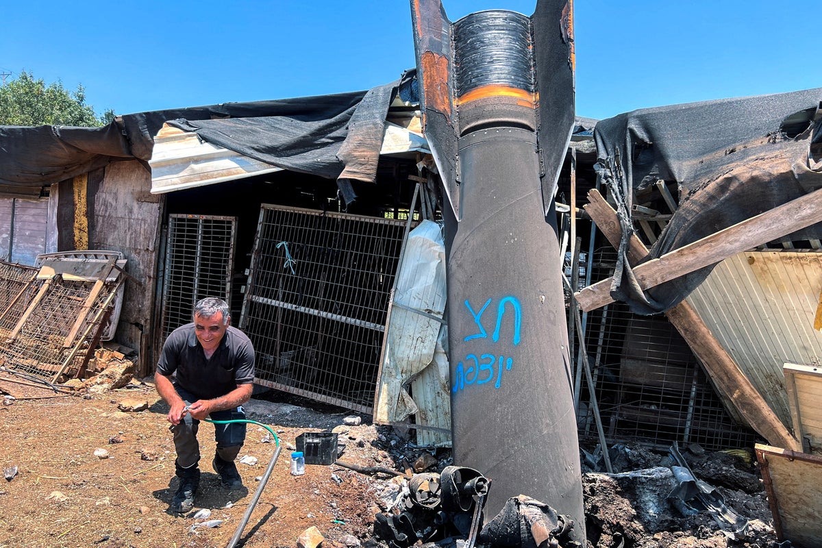 Iran warns it may extend missile ranges amid growing tensions