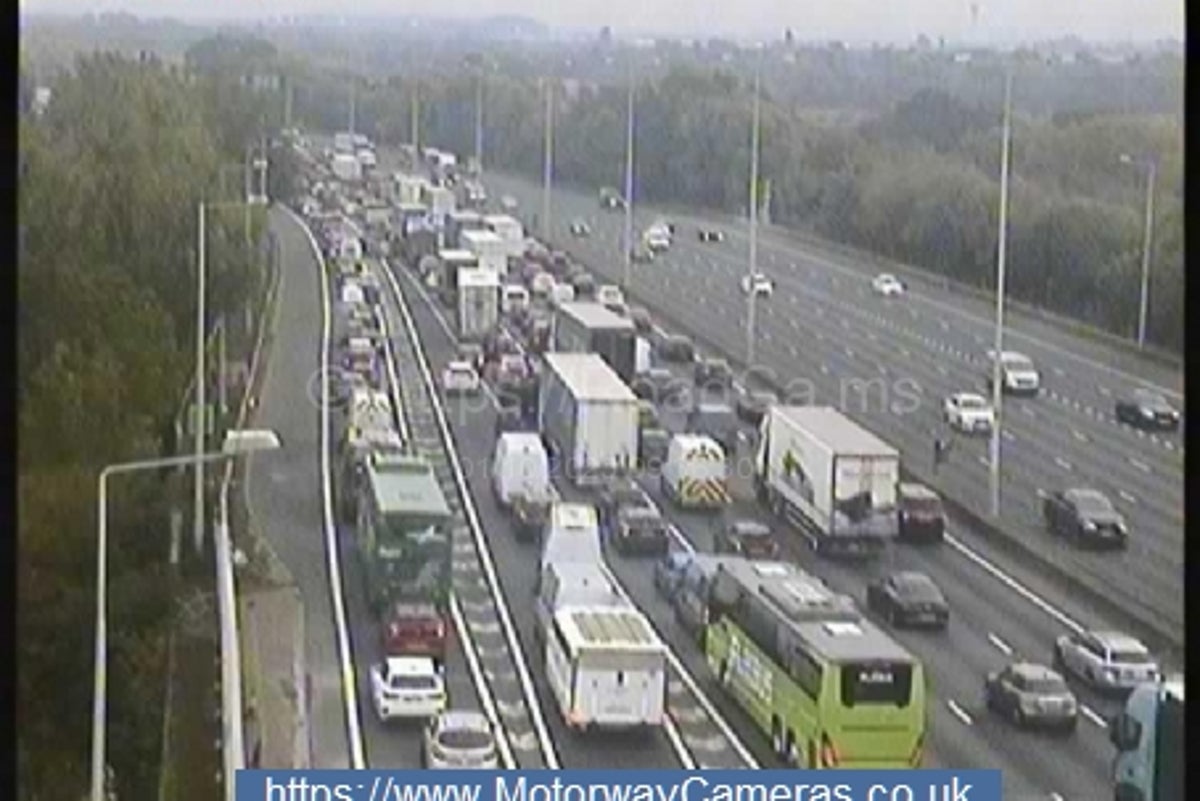 M25 set to be shut for hours near Heathrow Airport after major crash