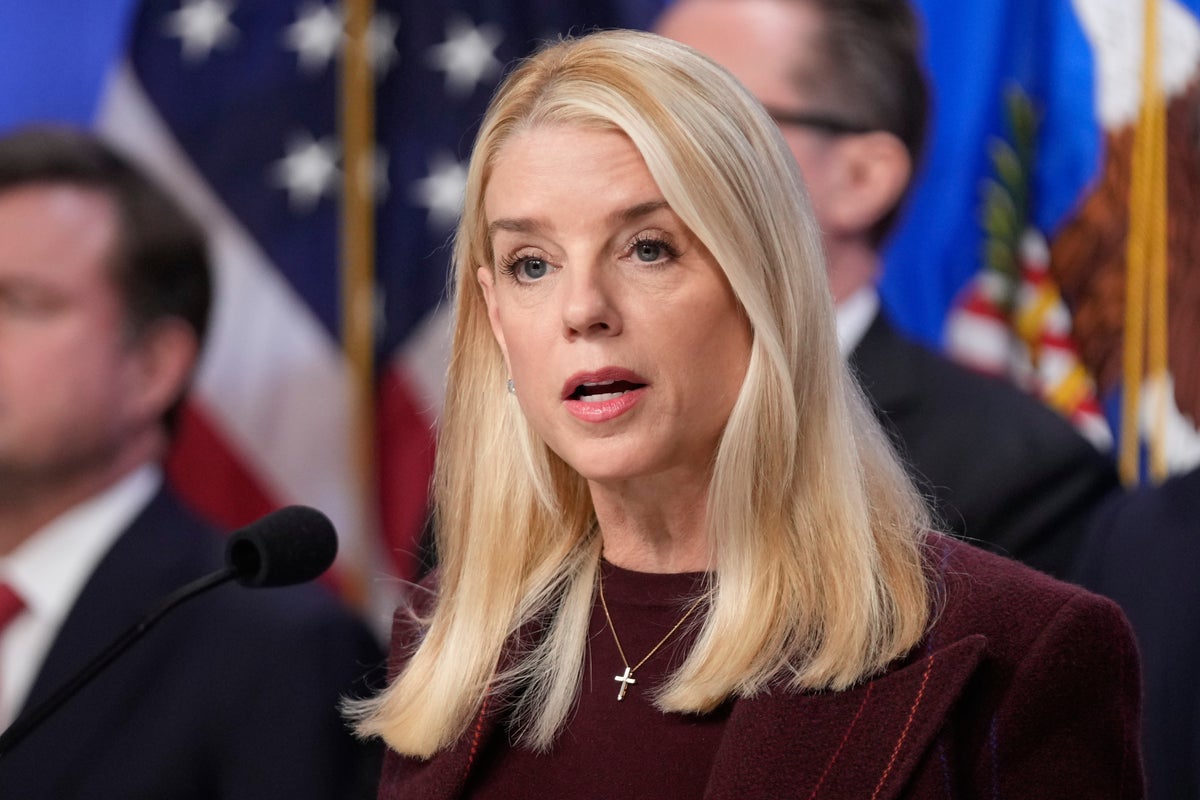 Former Trump lawyer calls for Pam Bondi to be disbarred over Comey case