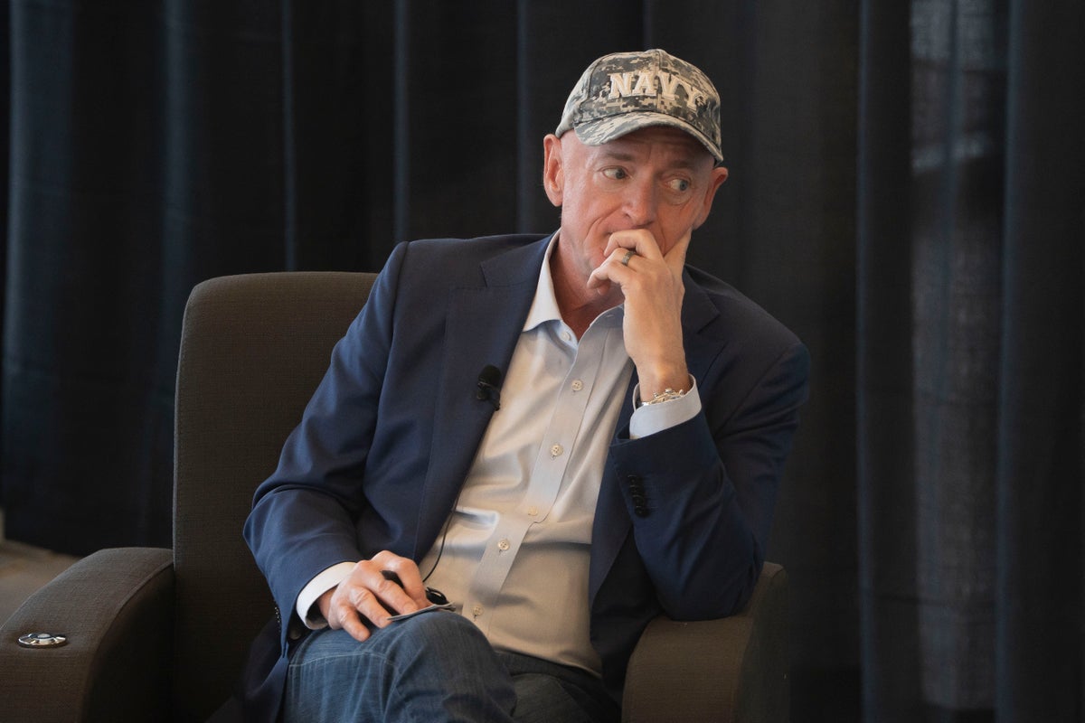 Mark Kelly drops brutal two-word takedown of Hegseth on Kimmel’s show after ‘War Secretary’ seeks his court martial