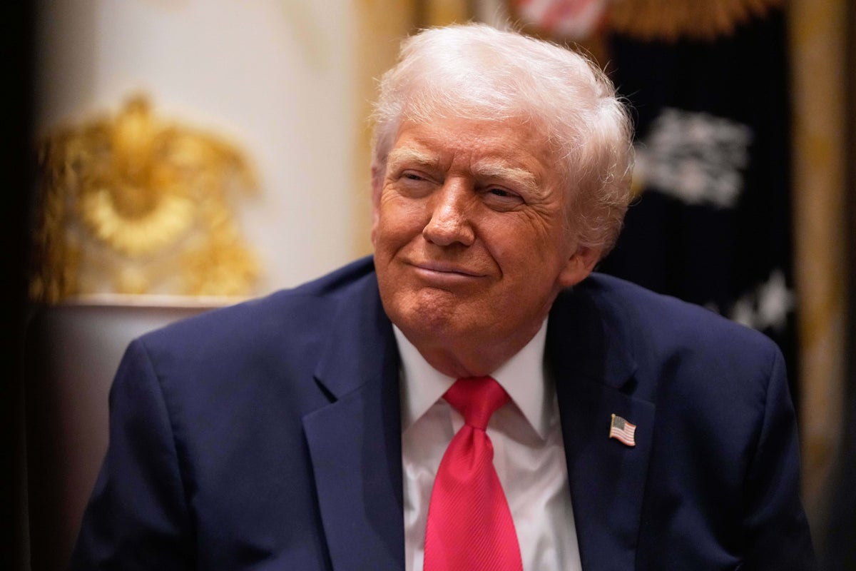 Trump announces plans to weaken regulations on fuel efficiency for cars